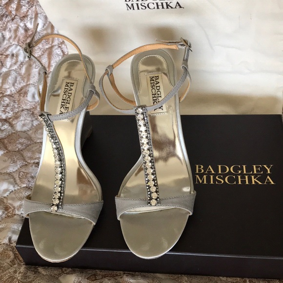 Badgley Mischka Deidra Silmet Fancy Wedge Heels - Picture 2 of 8